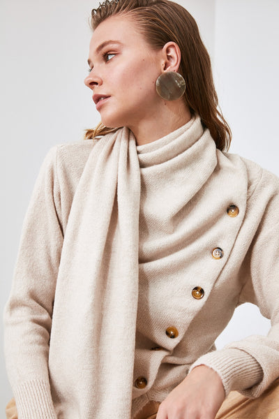 Unique Knitwear Sweater with scarf with button details