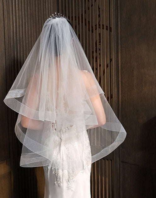 Bridal Veil Pearls Trim Edge Fingertip Veils With Comb