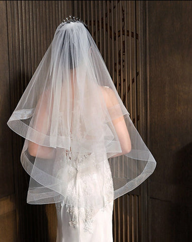 Wedding Veil Two Tier Minimalist Bride with Comb