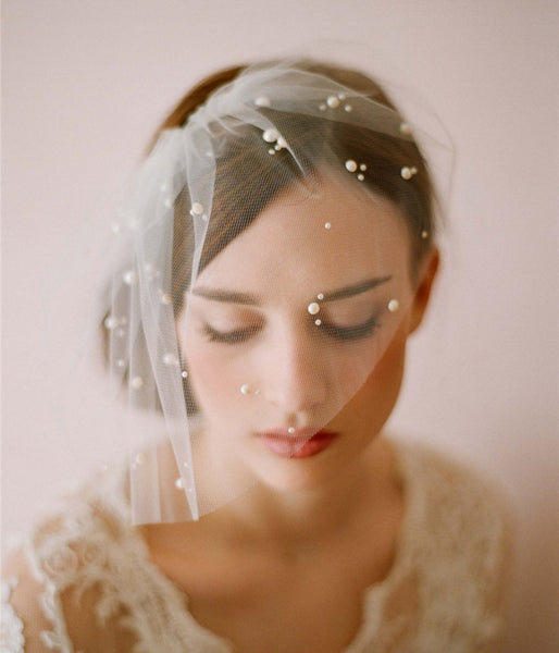 White Tulle Blusher Veil Pearls Elegant Wedding Accessories for Bride One Layer Beaded Womens Bridal Veils Voile Mariage
