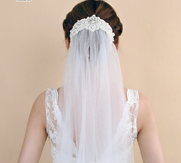 Wedding Tulle with Pearl Appliqued Wedding Veils Accessories Elegant Bridal Veil with Comb 